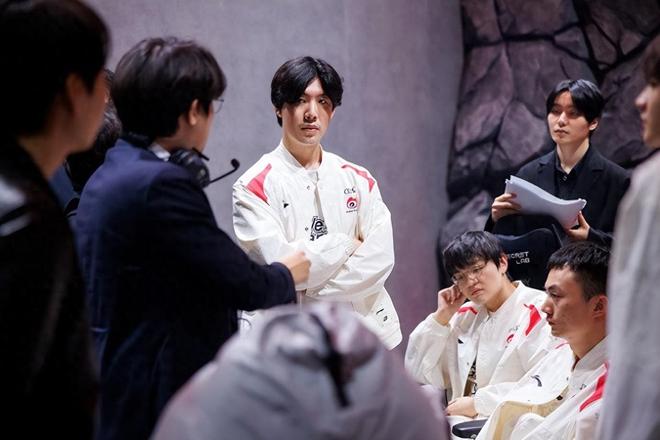 既是历史的 既是历史的